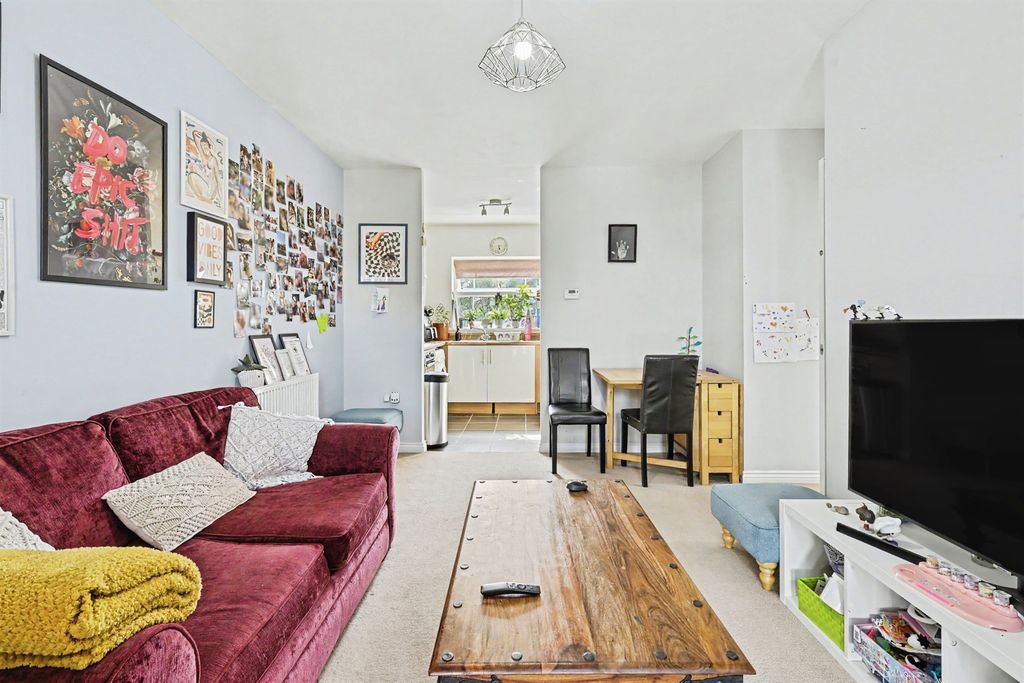 Property photo 3 of 10