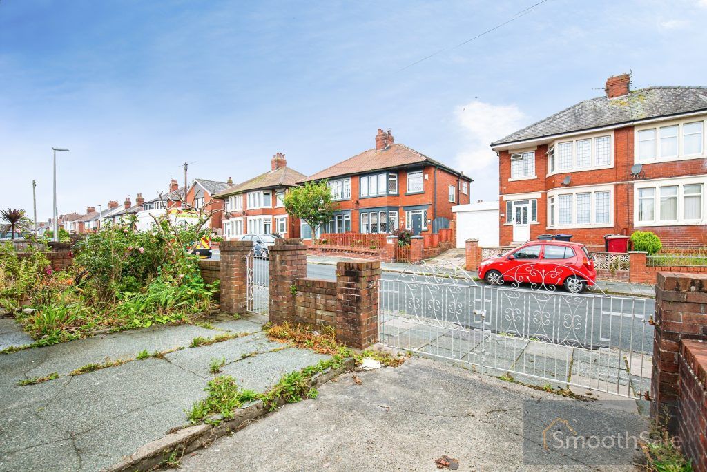 Property photo 2 of 26