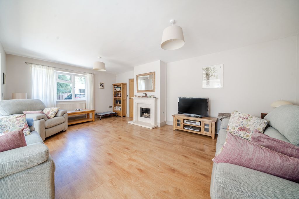 Property photo 3 of 16