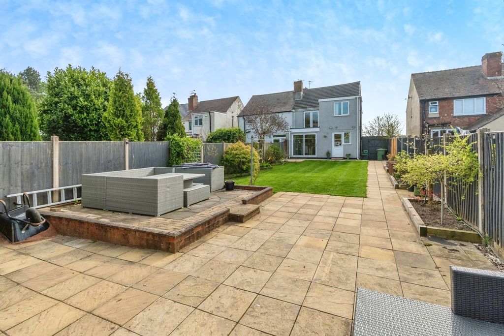 Property photo 2 of 17 Photo