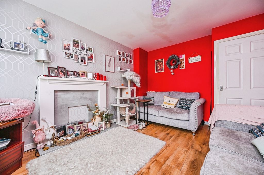 Property photo 3 of 16 Photo