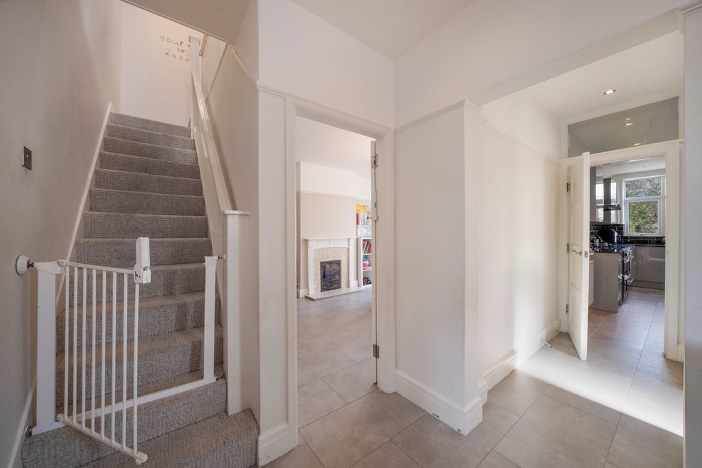 Property photo 2 of 30