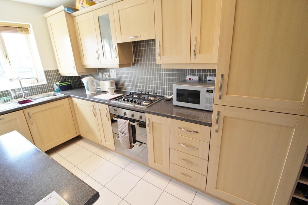 Property photo 3 of 14 Breakfast Kitchen