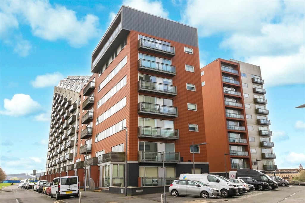 Property photo 1 of 20 Front