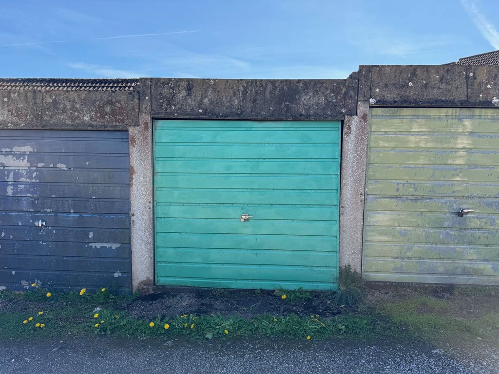 Property photo 1 of 2