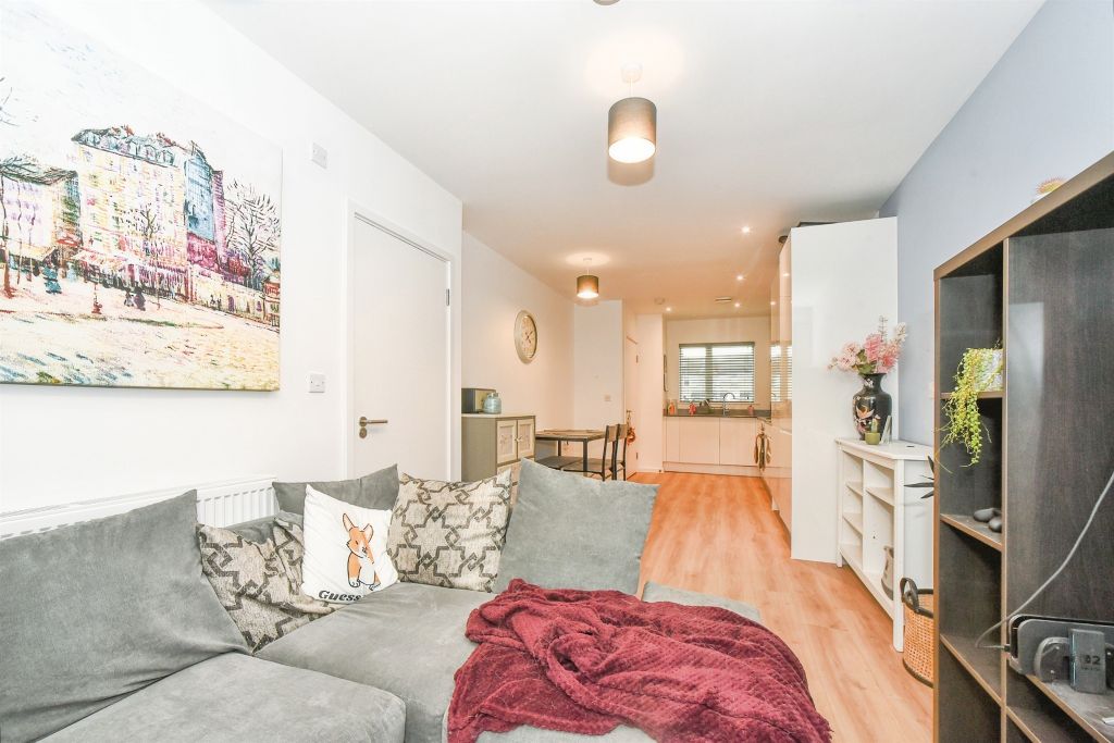 Property photo 2 of 33