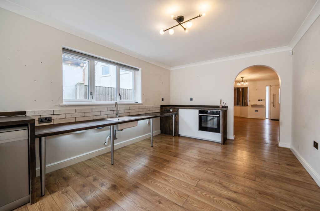 Property photo 2 of 25 1431714-15-69c69Db3E2908