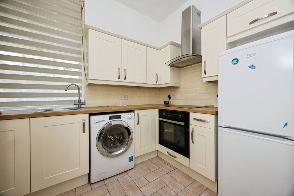Property photo 3 of 20 Pbox-Img.Jpg