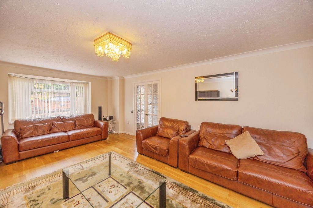 Property photo 3 of 32 Pbox-Img.Jpg