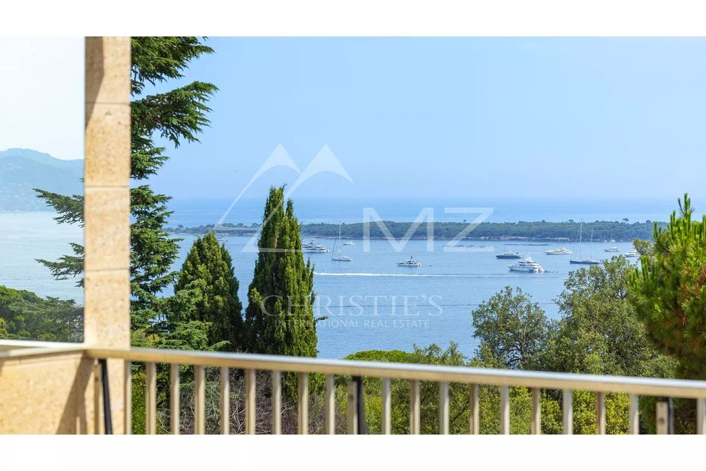 Property photo 1 of 20 Superb Apartment In A Luxury Residence
