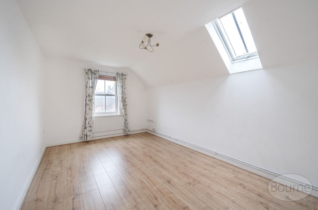 Property photo 2 of 17 5572B432-Ec93-4A2...