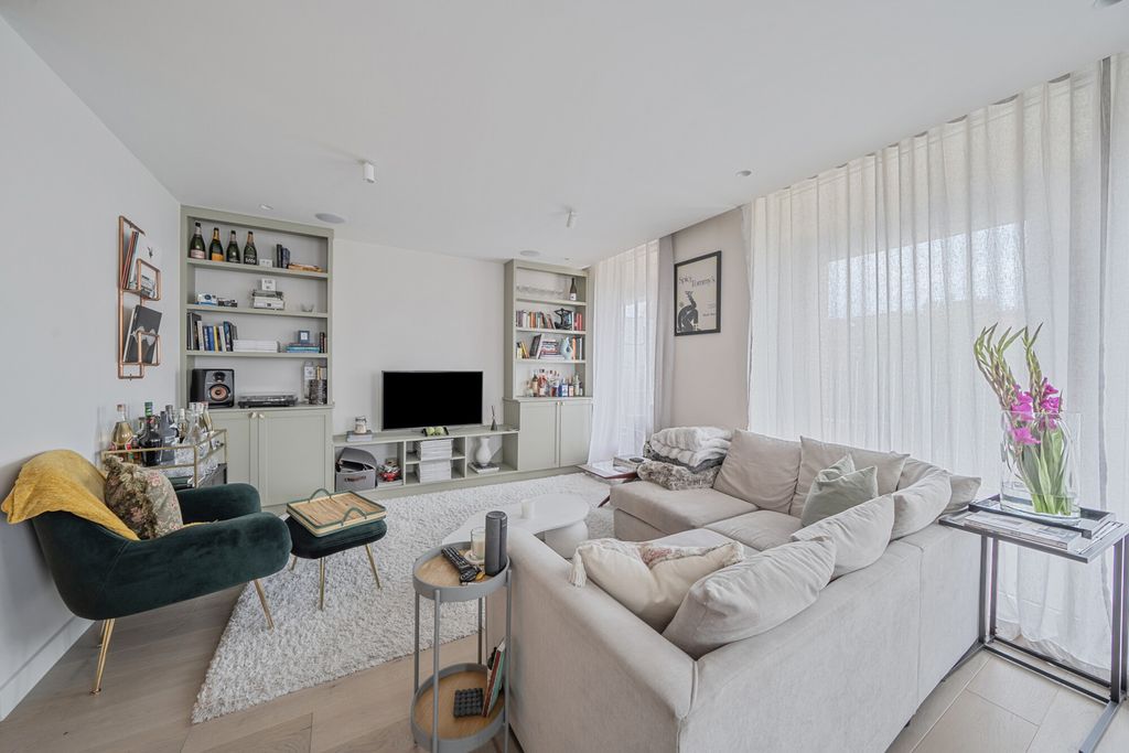 Property photo 2 of 20 Reception