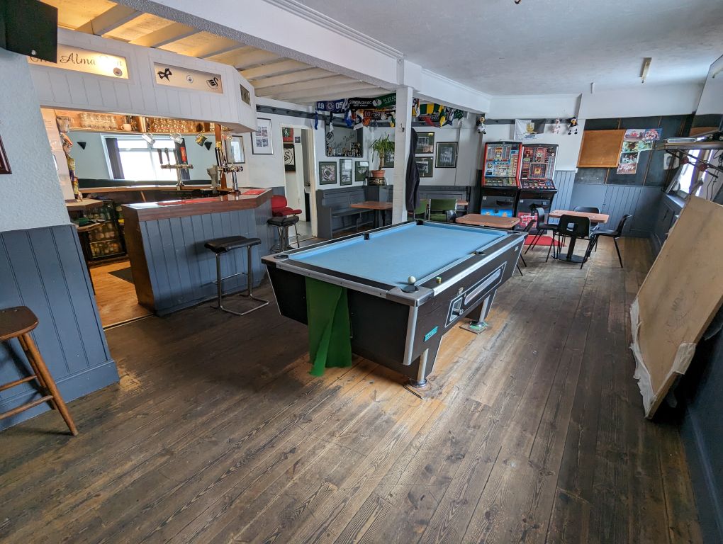 Property photo 2 of 8