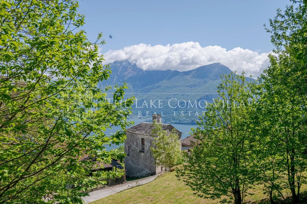 Property photo 3 of 30 The Lake Como Villa- Chiesa Brenzio
