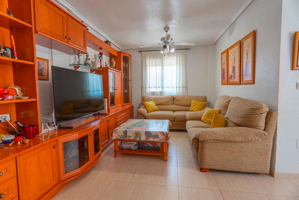 Property photo 3 of 32