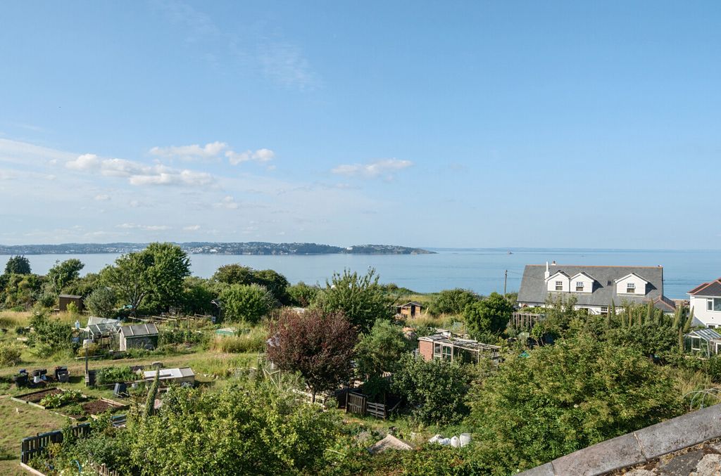 Property photo 2 of 23 2 - 1319391-6-686431F...