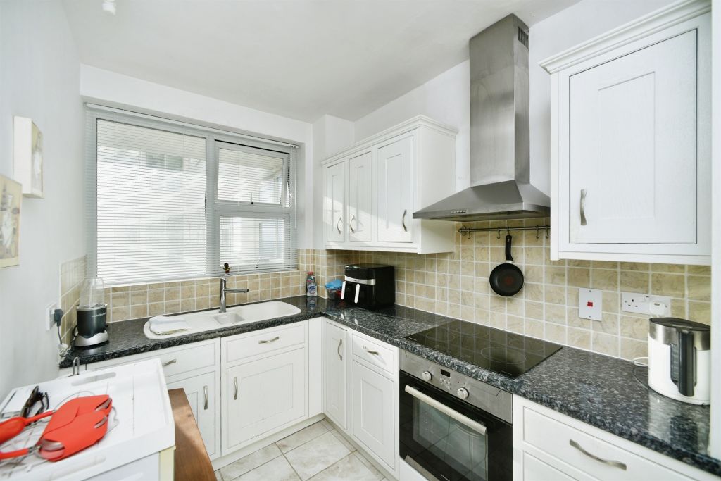 Property photo 2 of 18