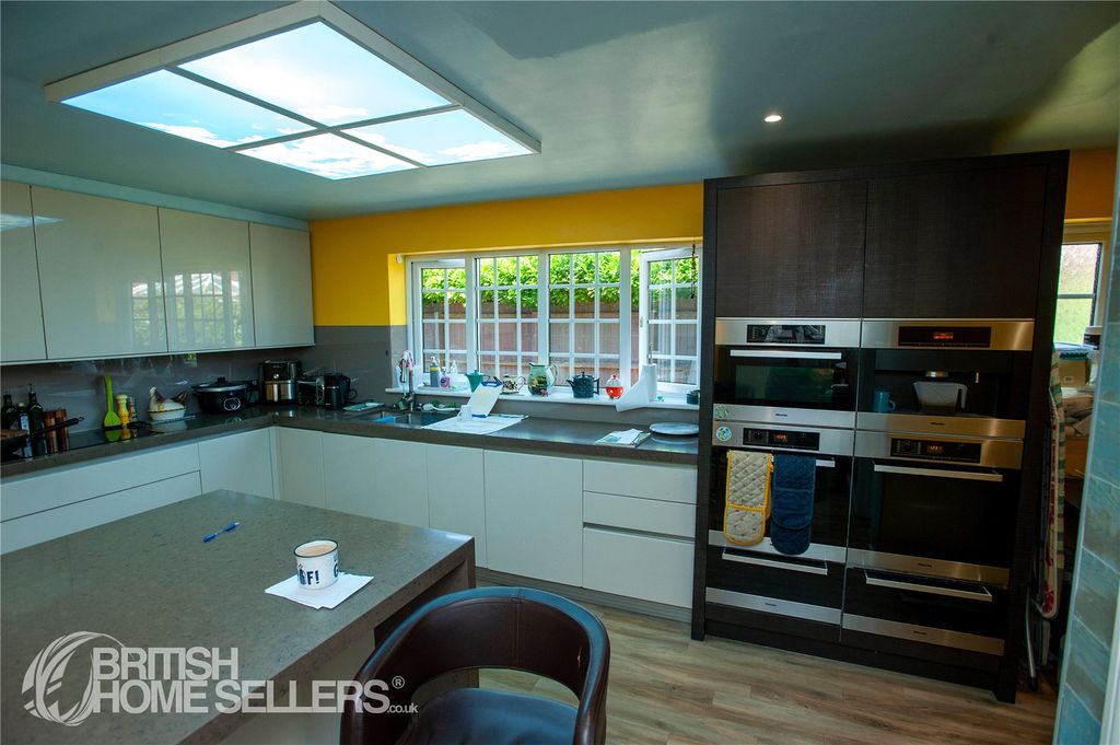 Property photo 3 of 35 Picture No. 48