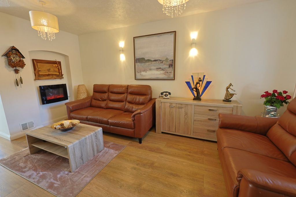 Property photo 2 of 12 4450342