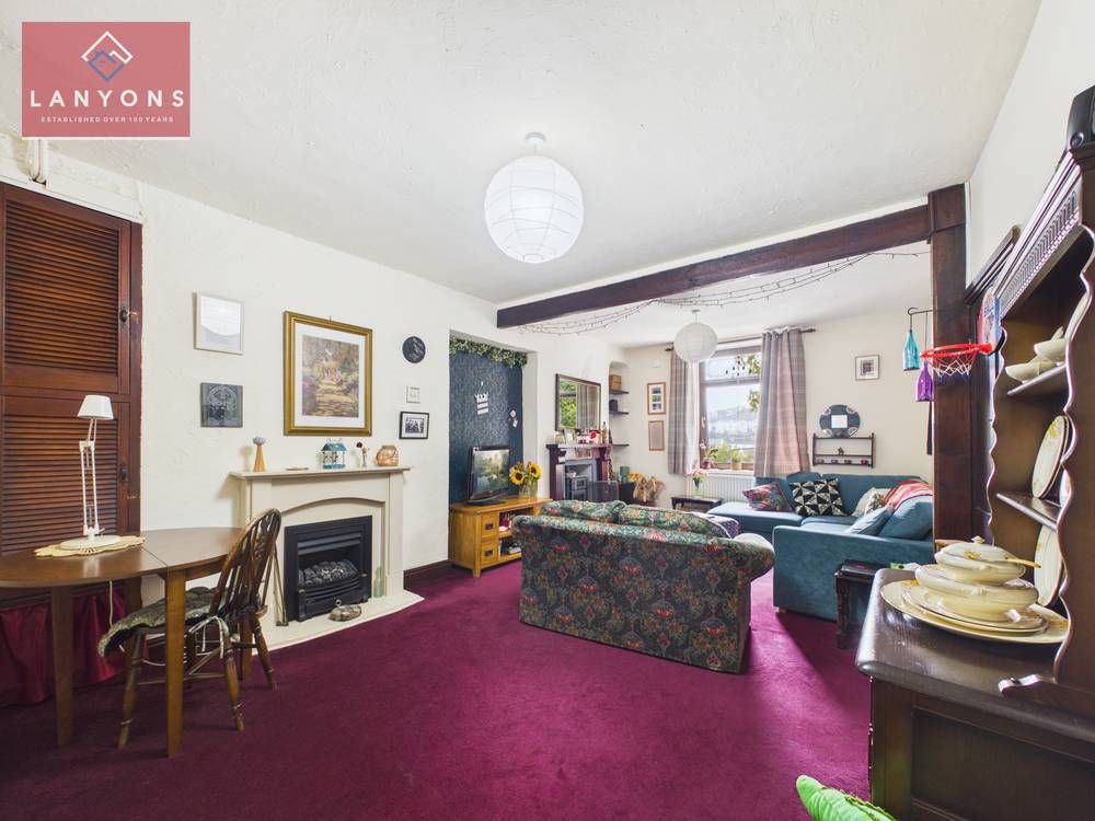 Property photo 3 of 16 Giraffe360-Still003