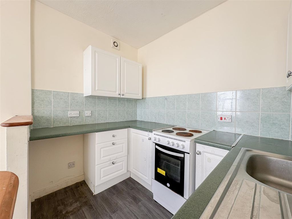 Property photo 2 of 16 Kitchen