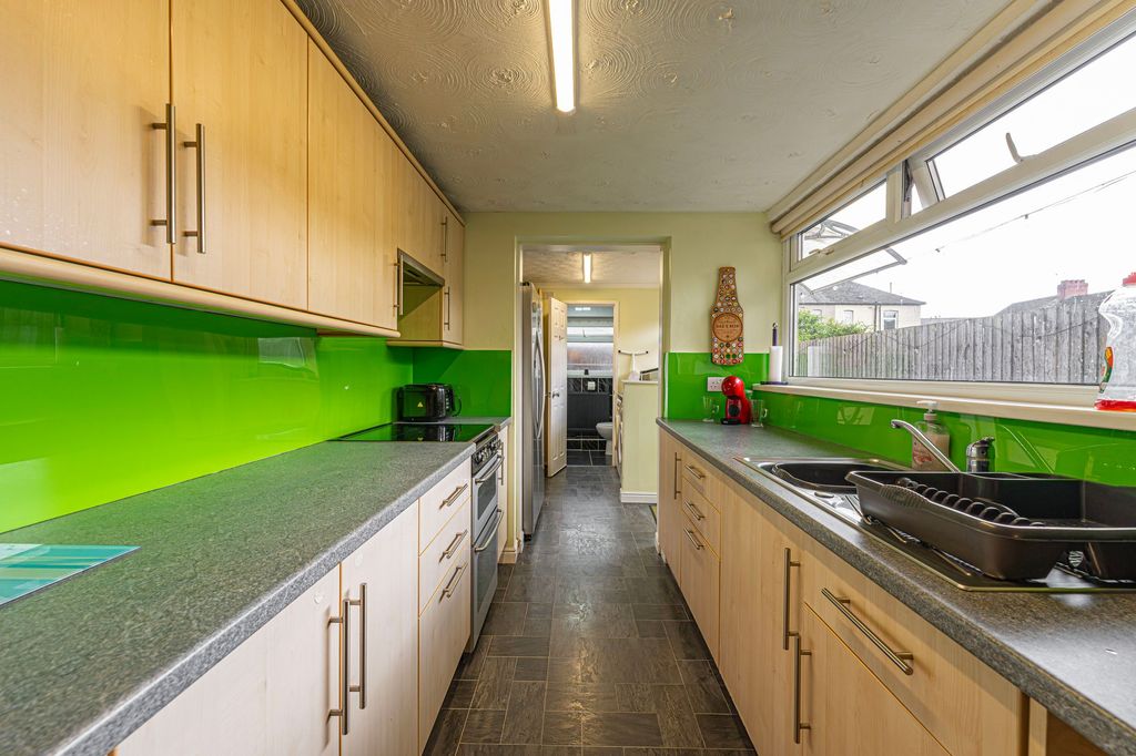 Property photo 2 of 40