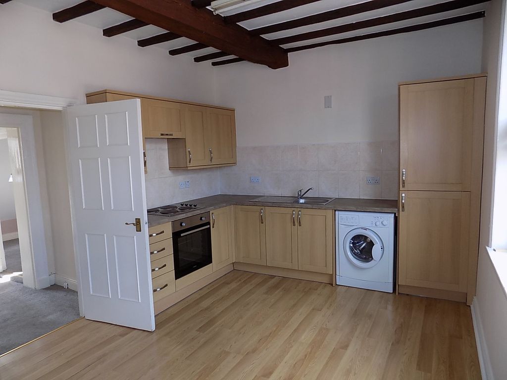 Property photo 2 of 7 Kitchen