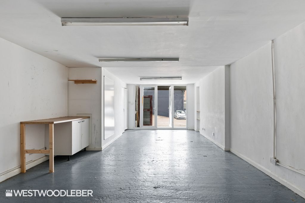 Property photo 2 of 6 Taylors_11