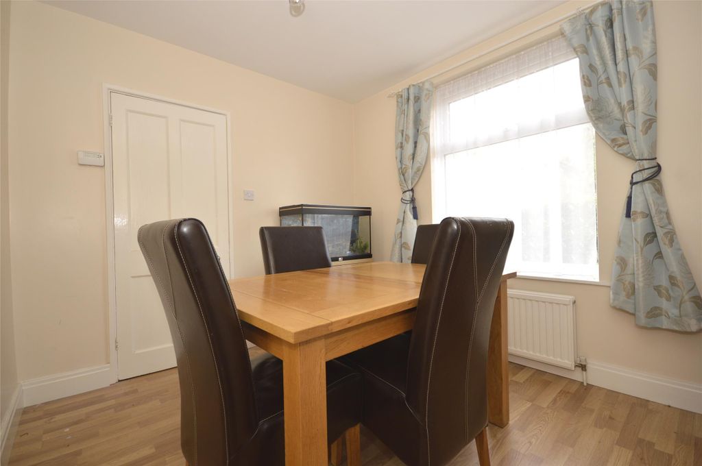 Property photo 3 of 11 Dining Room