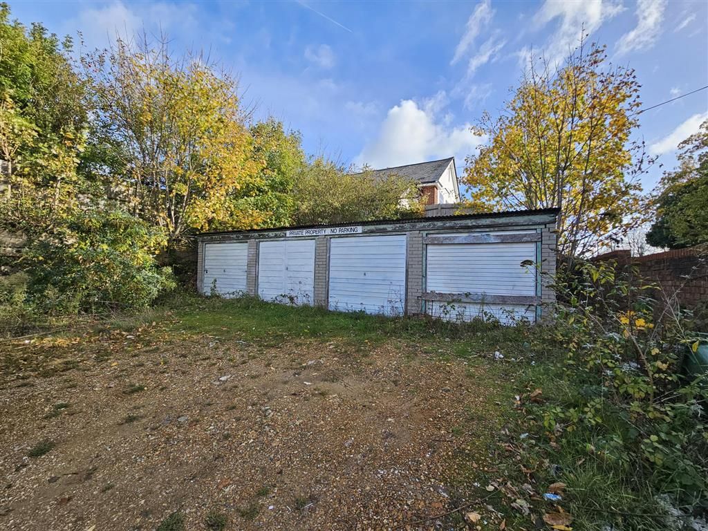 Property photo 1 of 3