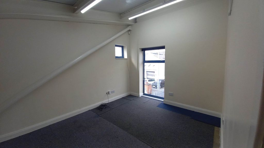 Property photo 3 of 4
