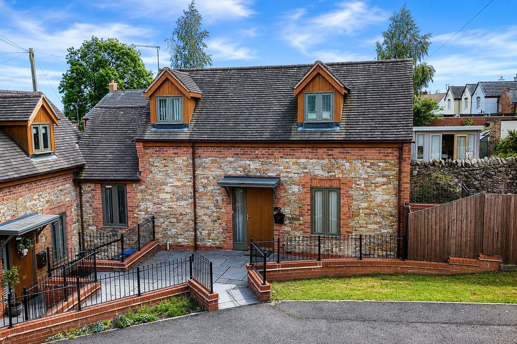 Property photo 1 of 14 Front