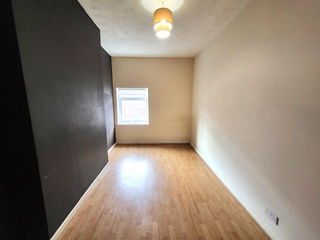 Property photo 3 of 9 Sitting Room Pic 2