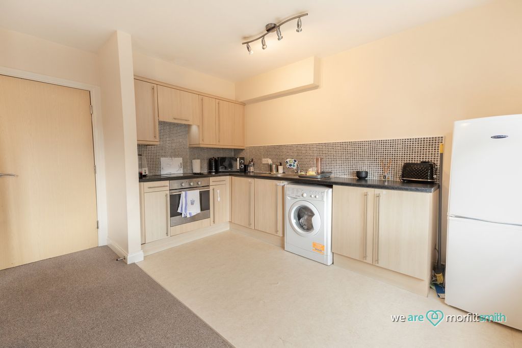 Property photo 3 of 13