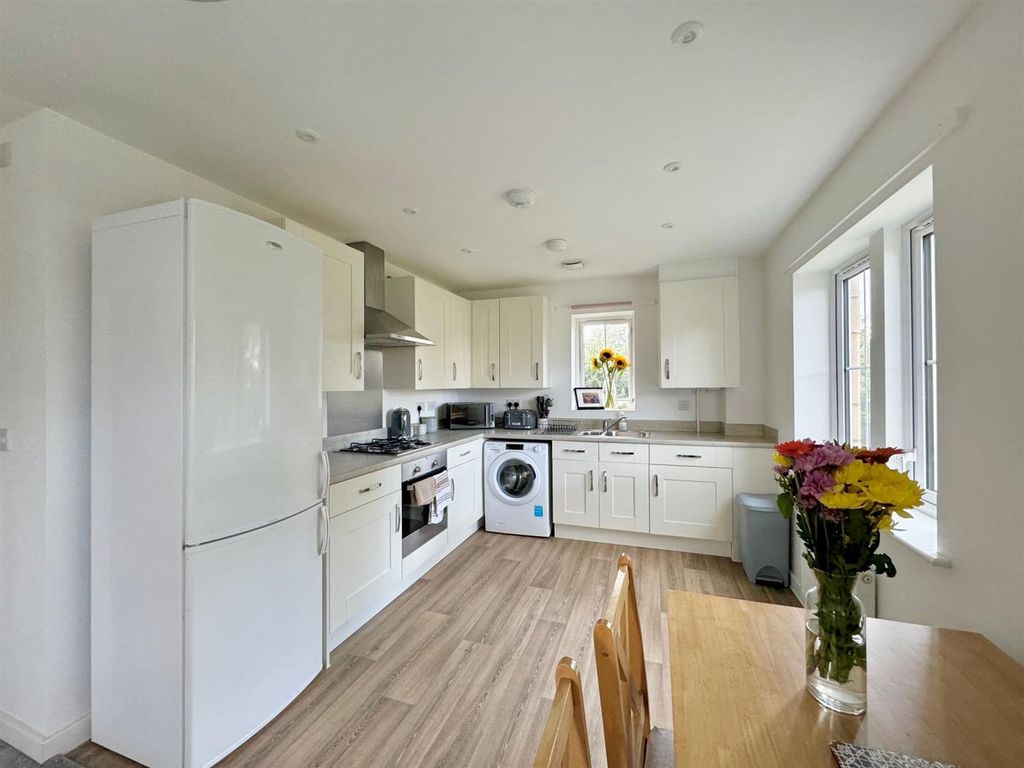 Property photo 3 of 7 Kitchen.Jpg