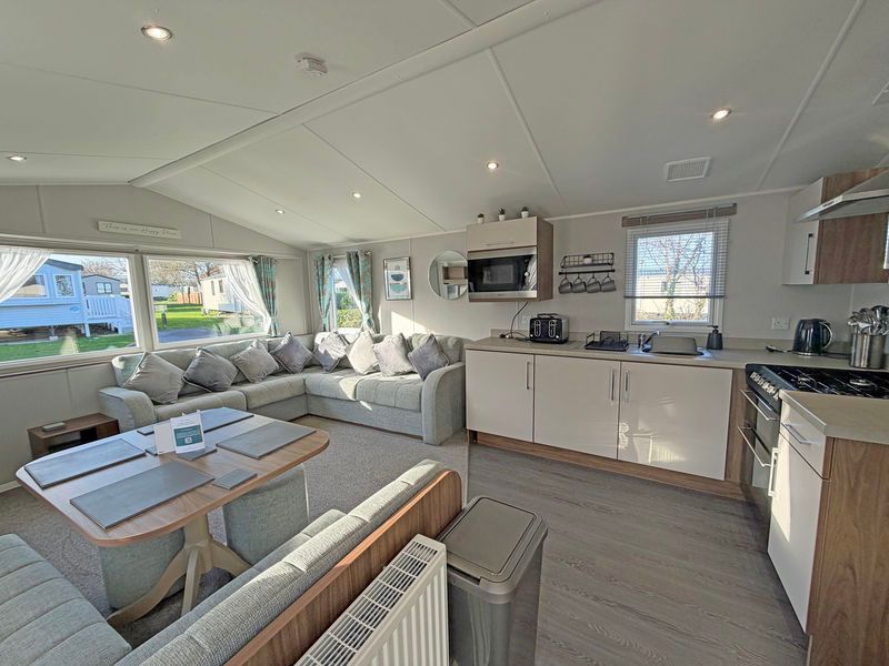 Property photo 2 of 11 Living Space