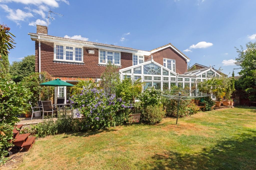 Property photo 1 of 21 17 Cleveland Clos...