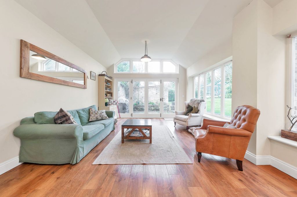 Property photo 2 of 42