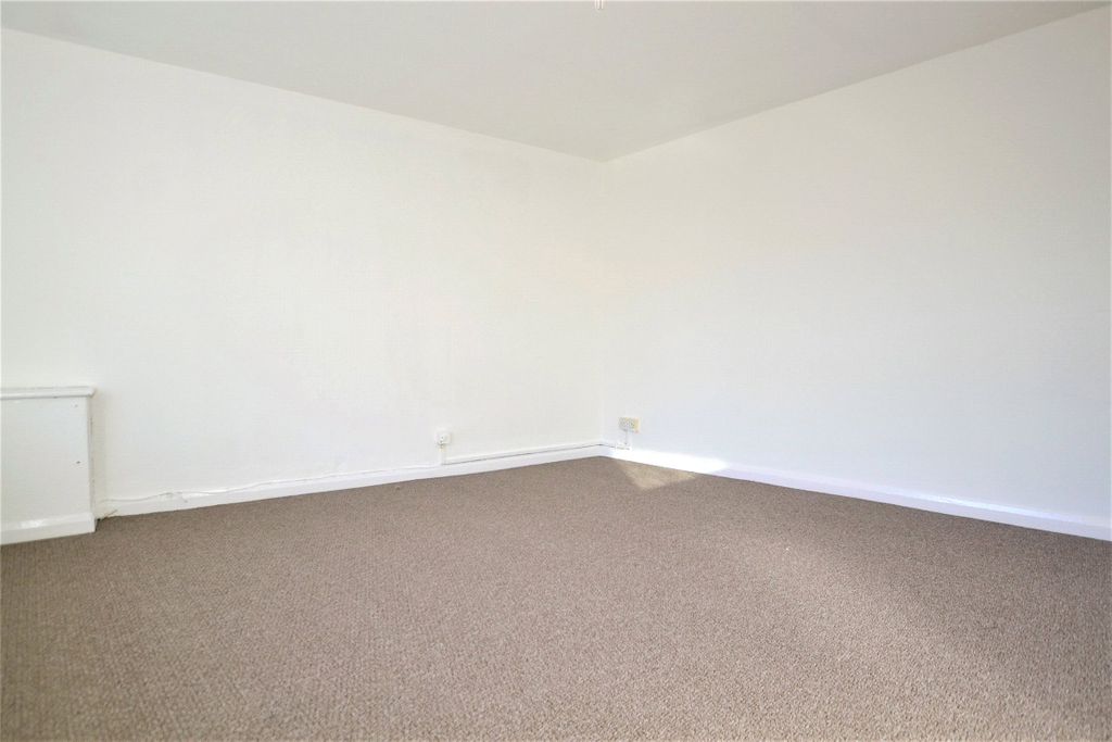 Property photo 3 of 9 Livingroom 2