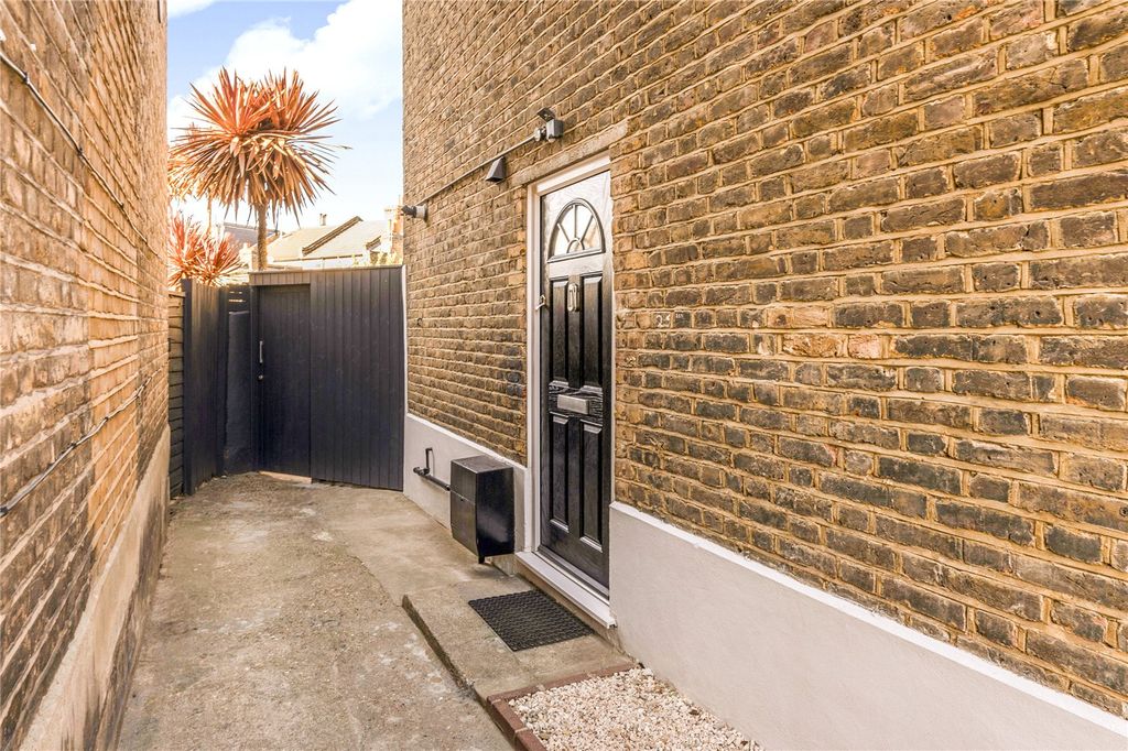 Property photo 2 of 13 Picture No. 04