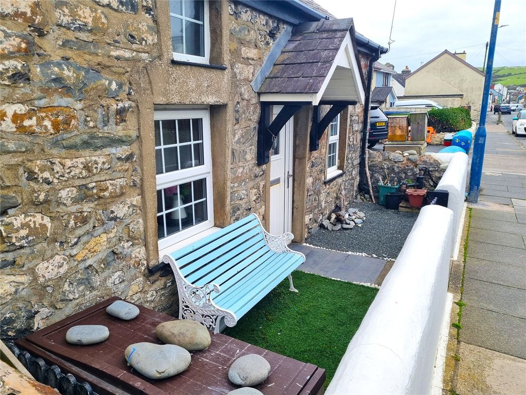 Property photo 2 of 12 Picture No. 11