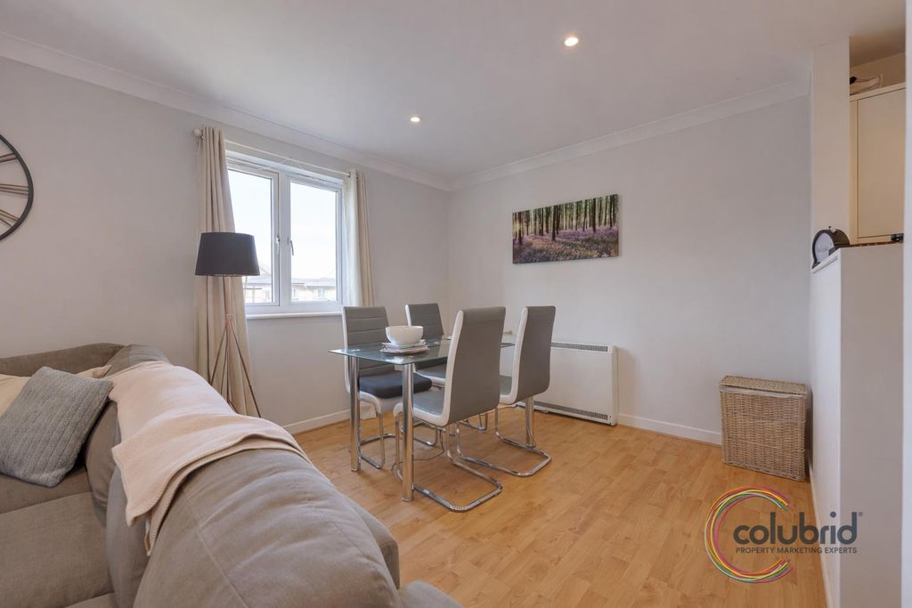 Property photo 3 of 9