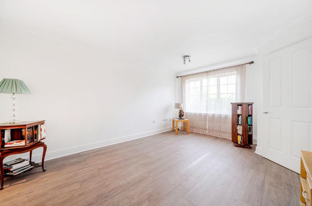 Property photo 2 of 22