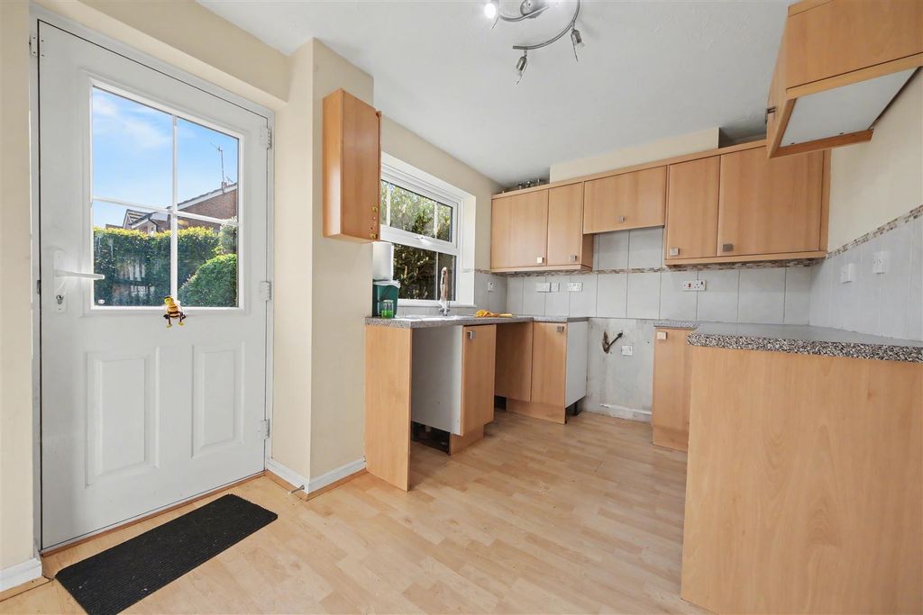 Property photo 2 of 11 Kitchen Diner.Jpg