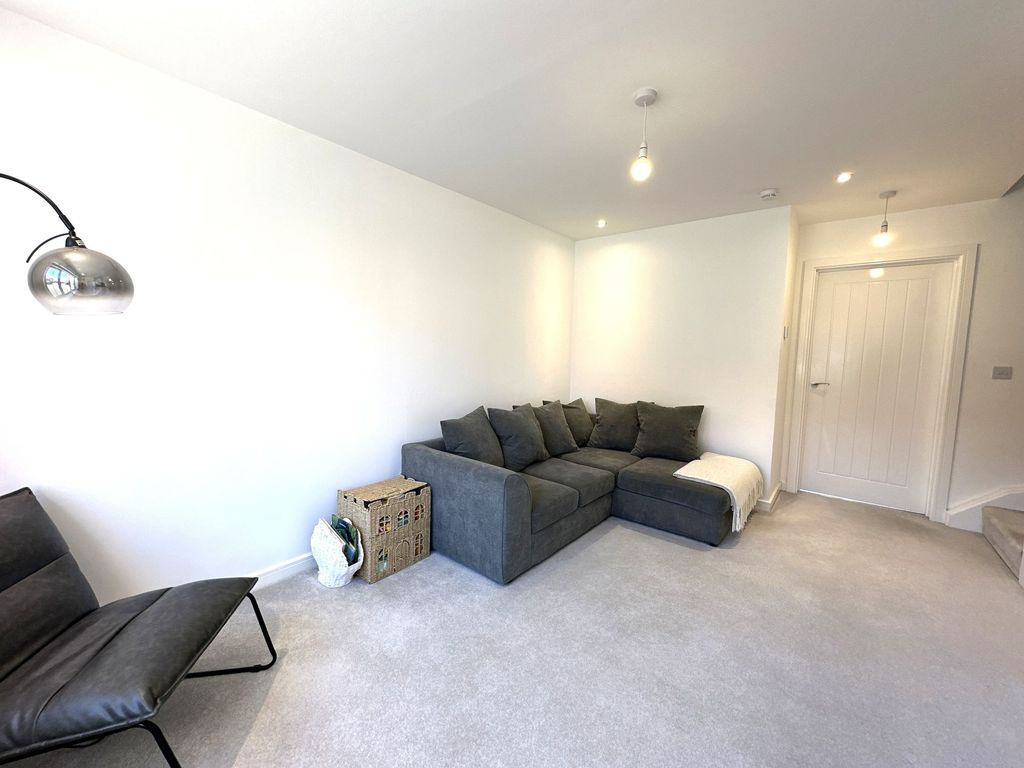 Property photo 2 of 12 Living Room