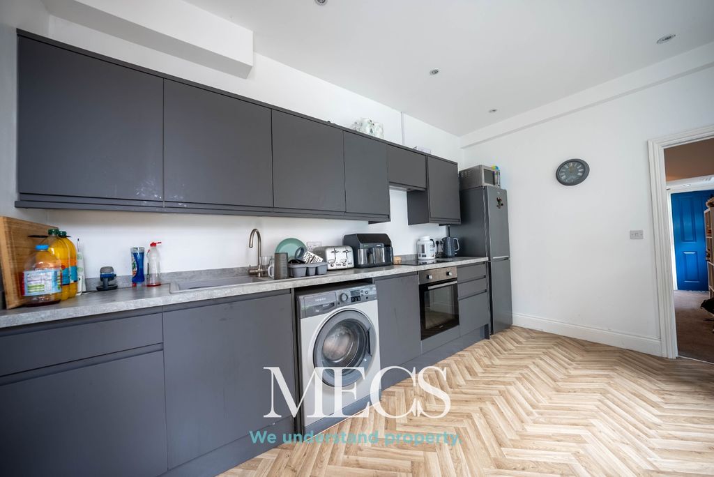 Property photo 2 of 27 3302903