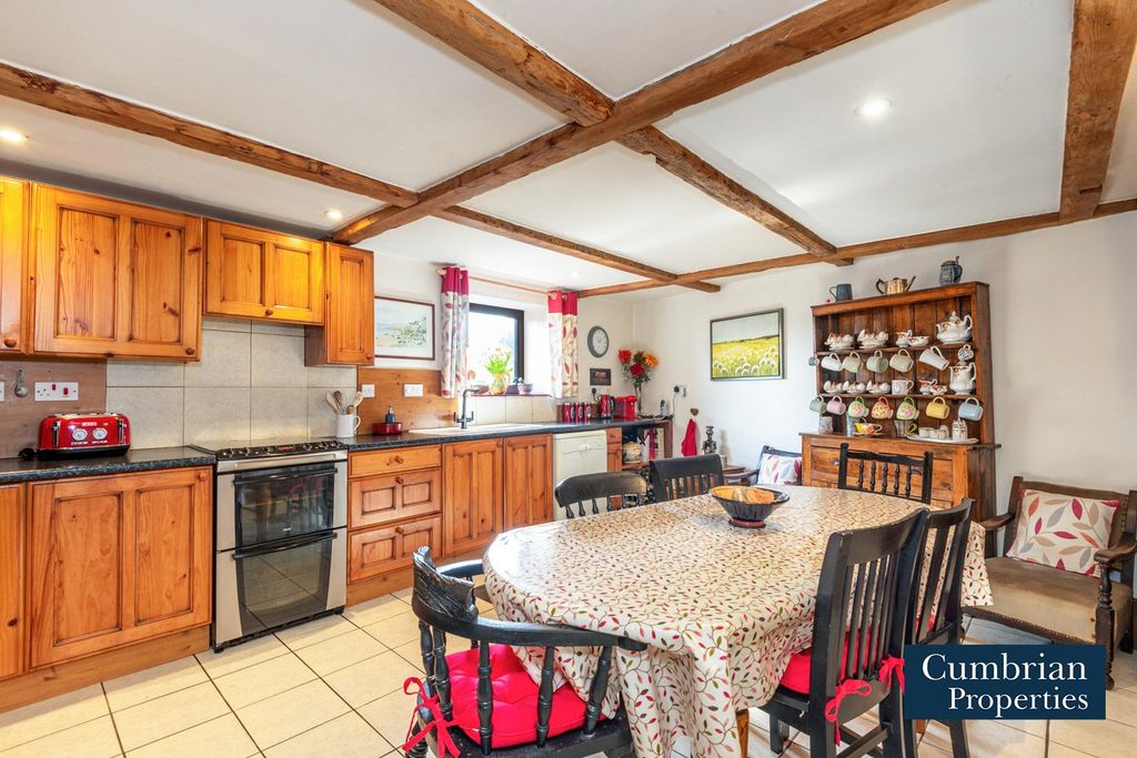Property photo 2 of 19 Dining Kitchen