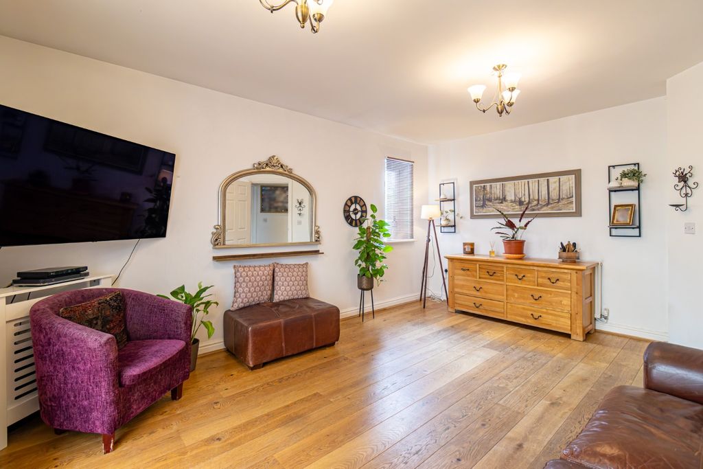 Property photo 3 of 30 3881246