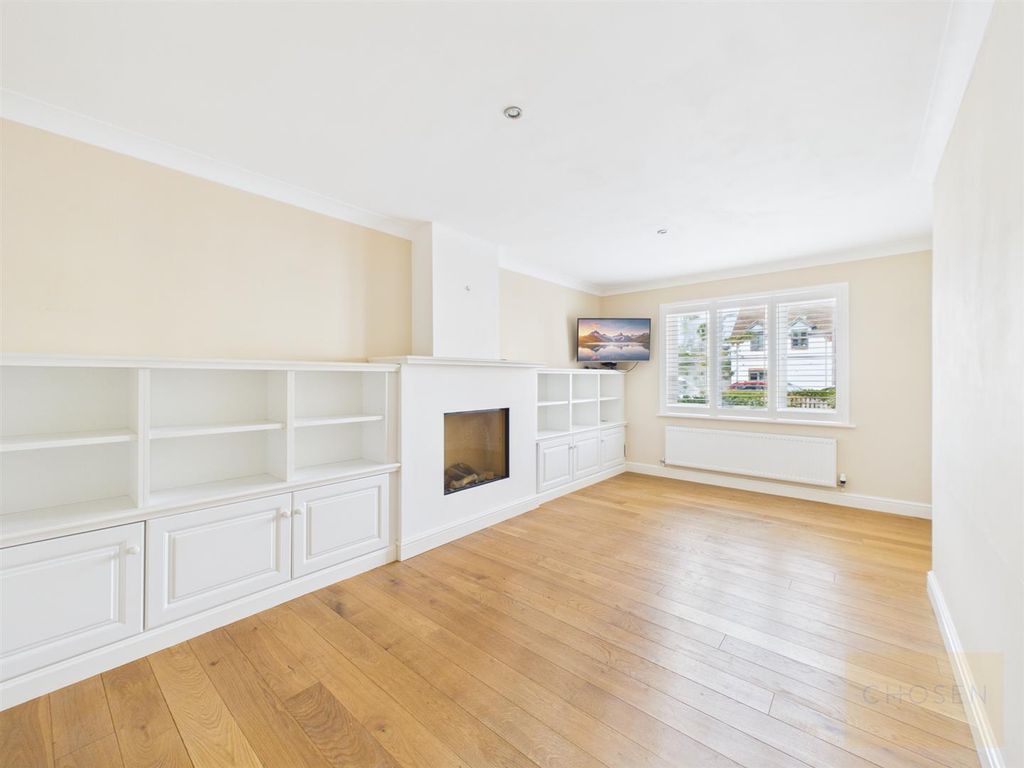 Property photo 3 of 15