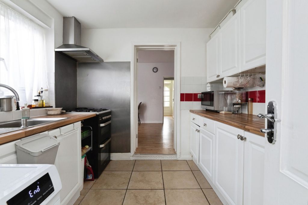 Property photo 3 of 16 Pbox-Img.Jpg